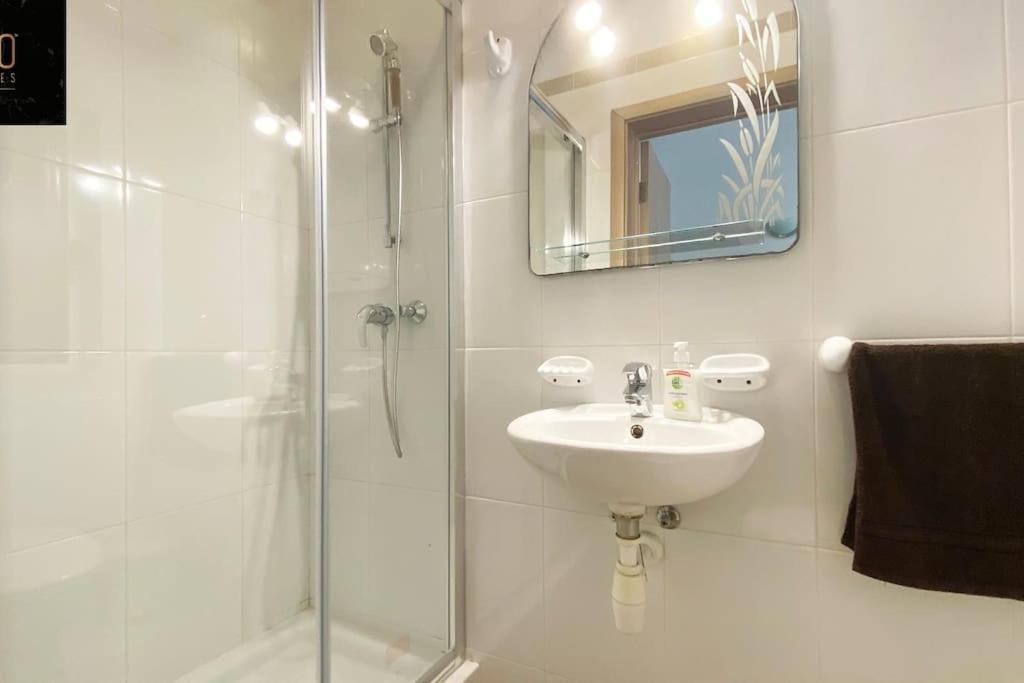 Beautiful, Top Notch 1 Bedroom Apt Just Off The Coast By 360 Estates 圣保罗湾城 外观 照片